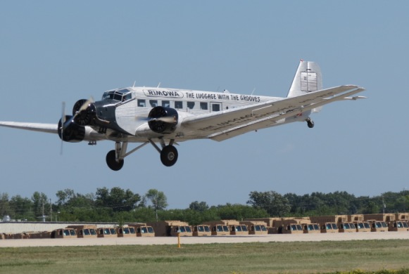 EAAOshKosh2012/oshkosh63.jpg