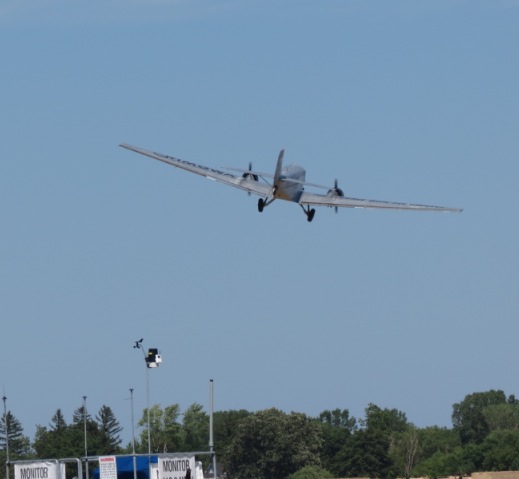 EAAOshKosh2012/oshkosh63.jpg