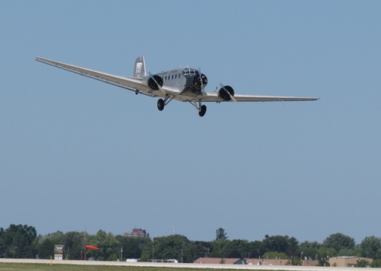 EAAOshKosh2012/oshkosh63.jpg