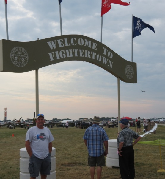 EAAOshKosh2012/oshkosh63.jpg