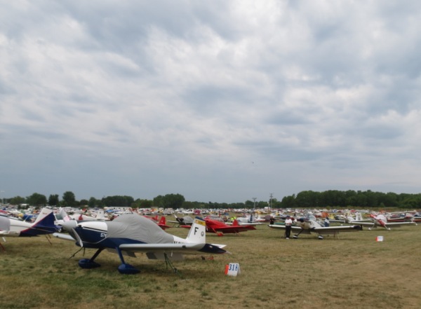 EAAOshKosh2012/oshkosh63.jpg