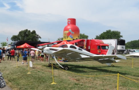 EAAOshKosh2012/oshkosh63.jpg