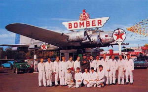 HCAANewsletter/b17dinner.jpg